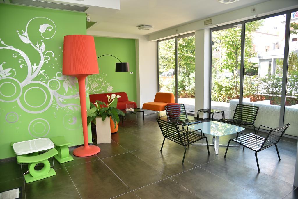 Sound Suite Hotel Riccione Bagian luar foto