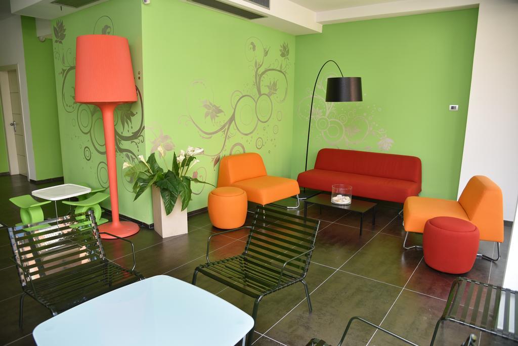 Sound Suite Hotel Riccione Bagian luar foto
