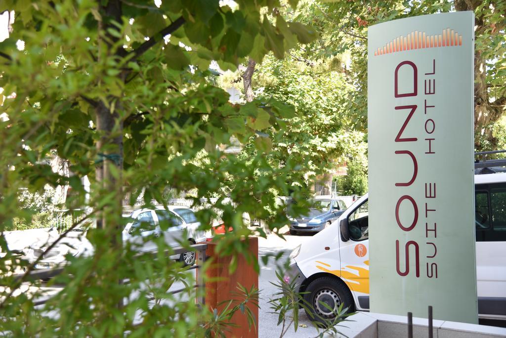Sound Suite Hotel Riccione Bagian luar foto